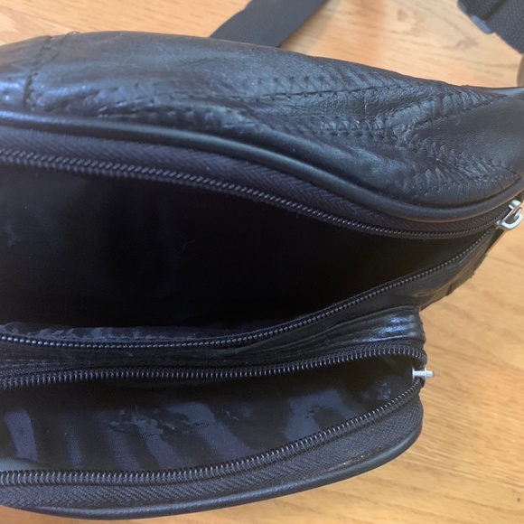 Black waist or crossbody bag - Picture 2 of 4
